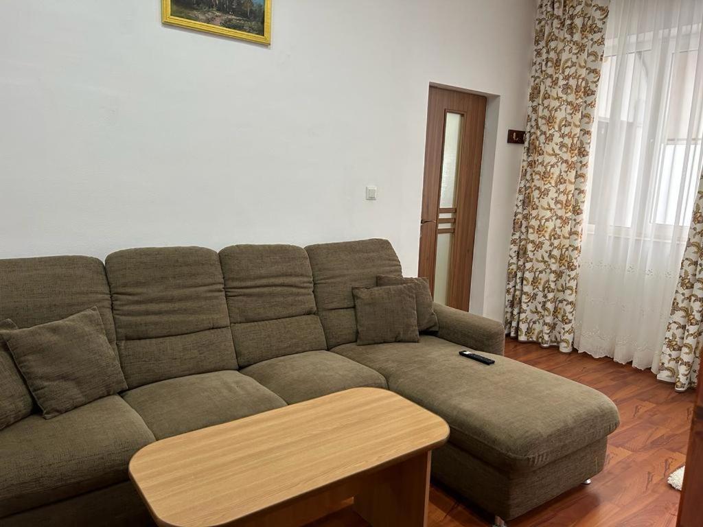 Easy Living Apartments - Old Town Brasov Ngoại thất bức ảnh