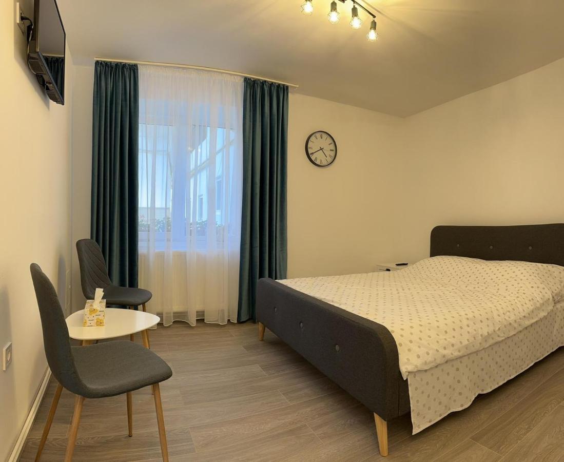 Easy Living Apartments - Old Town Brasov Ngoại thất bức ảnh